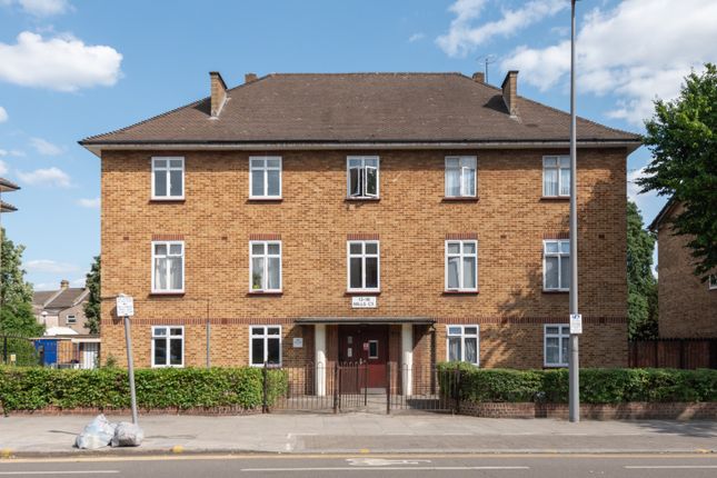 Mills Court, 15 Harrow Green... 2 bed flat for sale