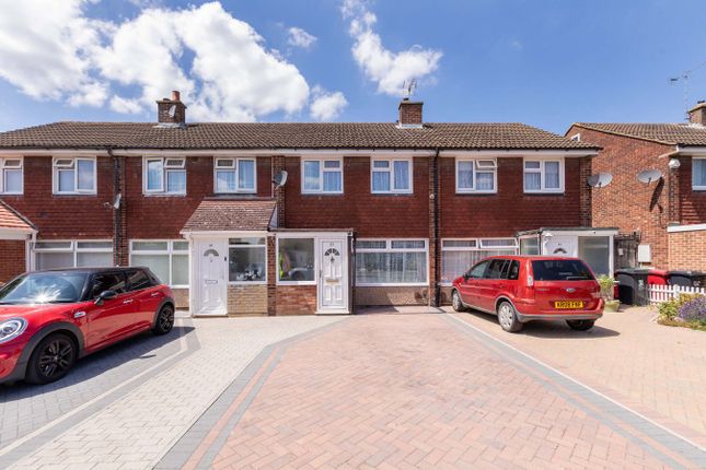 Windrush Avenue, Langley SL3 2 bed terraced house for sale