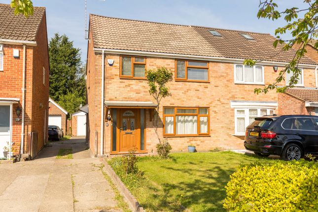 St. Marys Drive, Crawley RH10 3 bed semi