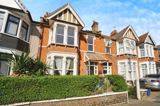 Lynford Gardens, GOODMAYES, IG3 3 bed terraced house for sale