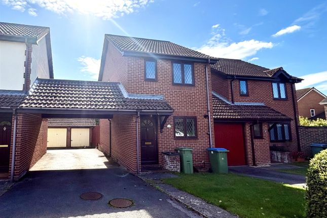 2 bedroom link detached house for sale