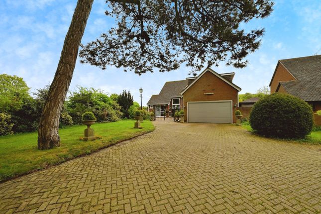 6 bedroom detached house for sale