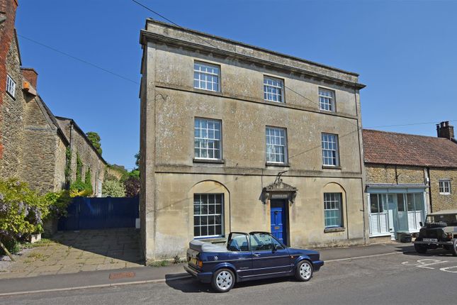 6 bedroom house for sale