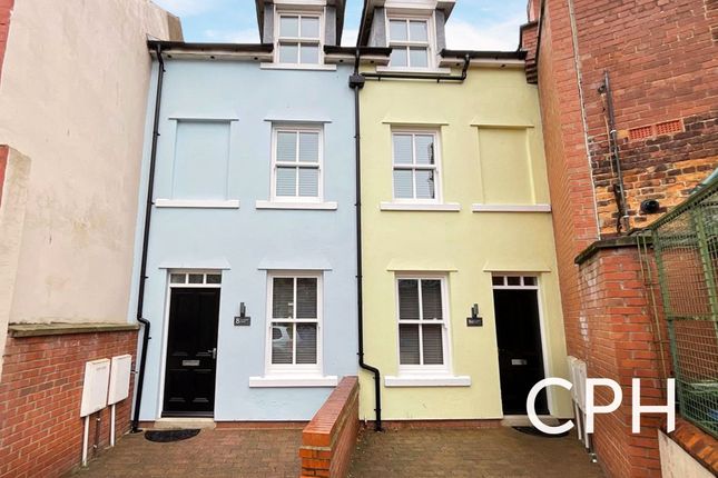 St. Martins Place, Scarborough, YO11 4 bed semi