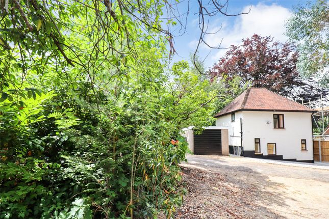 Springfield Road, Surrey GU15 2 bed detached house for sale