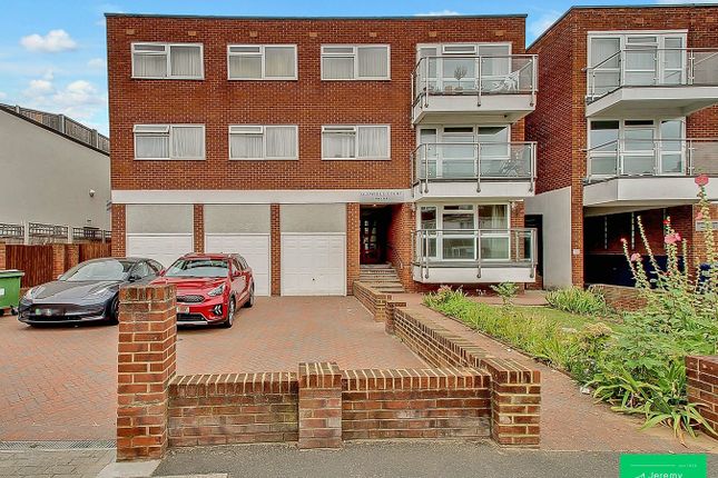 Granville Road, London, N12 1 bed apartment for sale
