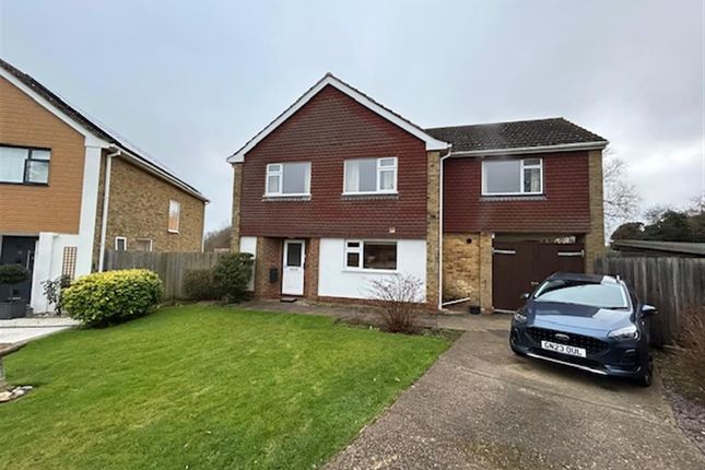 Foalhurst Close, Tonbridge TN10 5 bed detached house for sale