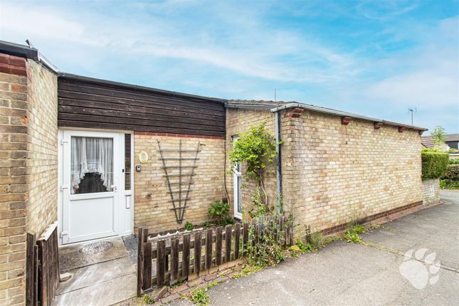 Broomfields Court, Basildon SS13 3 bed terraced bungalow for sale