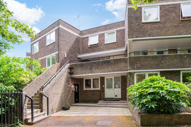 Julius Court 3 bed apartment for sale
