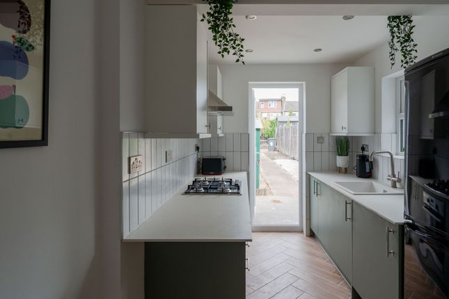 Farmer Road, London E10 2 bed terraced house for sale