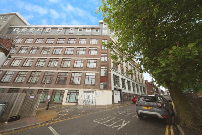 Midland Road, Luton, Bedfordshire, LU2 2 bed apartment for sale