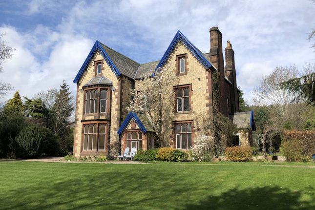 8 bedroom villa for sale