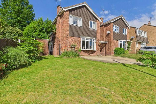 Crestwood Rise, Rugeley, WS15 2XZ 3 bed detached house for sale