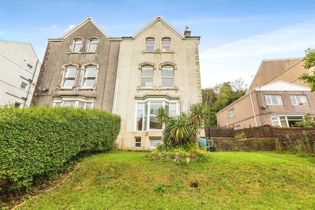 5 bedroom semi-detached house for sale