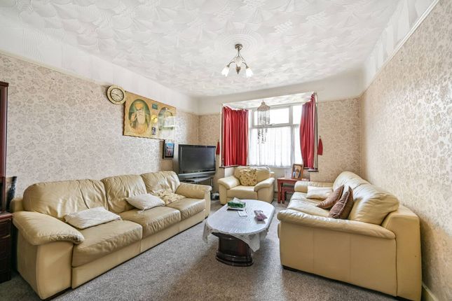 Barrack Road, Hounslow, TW4 3 bed semi