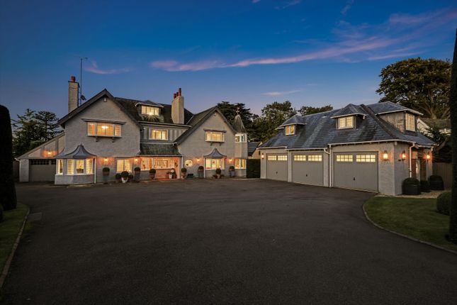 8 bedroom detached house for sale