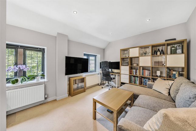 Bishopsmead Parade, East Horsley... 1 bed flat for sale