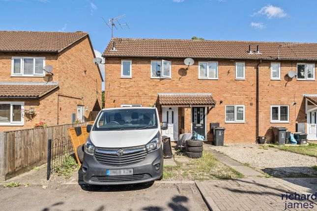 8 Bayleaf Avenue 2 bed terraced house for sale