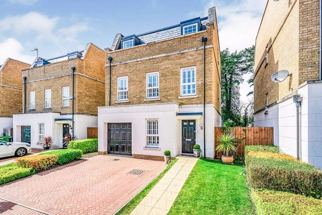 Manor House Gardens, Wormley, Broxbourne 4 bed detached house for sale