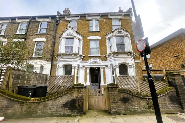 Studio flat for sale