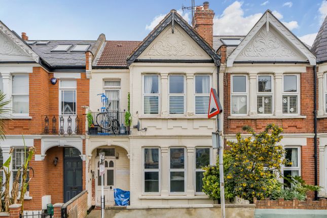 Harlesden Gardens, London 2 bed apartment for sale