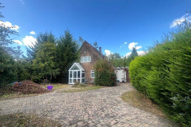 Standbridge Lane, Wakefield, WF2 3 bed detached house for sale