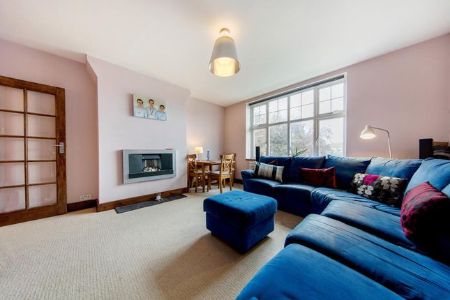 Thornclife Court, Kings Avenue, SW4 2 bed flat for sale