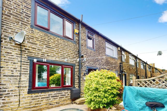 Cross Lane, Shelf, Halifax 2 bed terraced house for sale