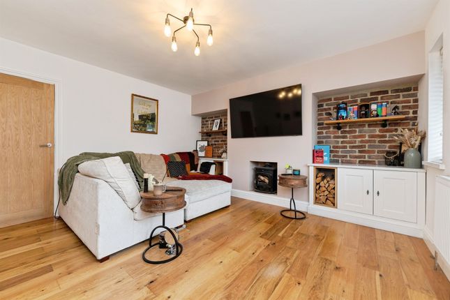 2 bedroom semi-detached house for sale
