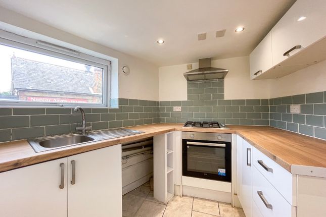 Marlborough Road, Gillingham, Kent, ME7 2 bed flat for sale