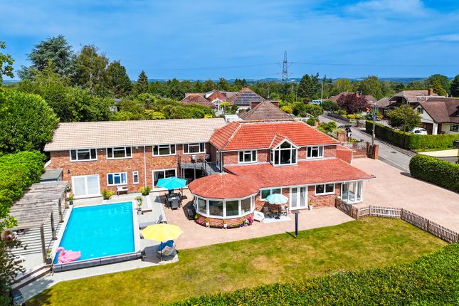 Oakleigh Drive, Salisbury SP5 5 bed detached house for sale