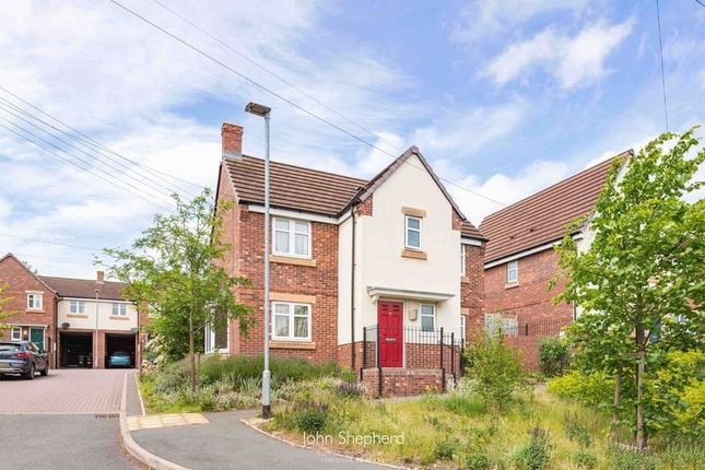 Kelvin Drive, Cannock, WS11 3 bed detached house for sale