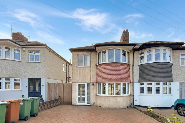 Sutherland Avenue, Welling DA16 3 bed semi