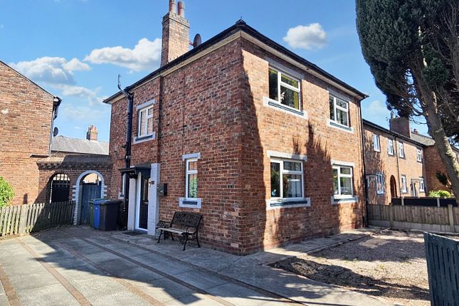 King George Crescent, Warrington, WA1 3 bed end of terrace house for sale