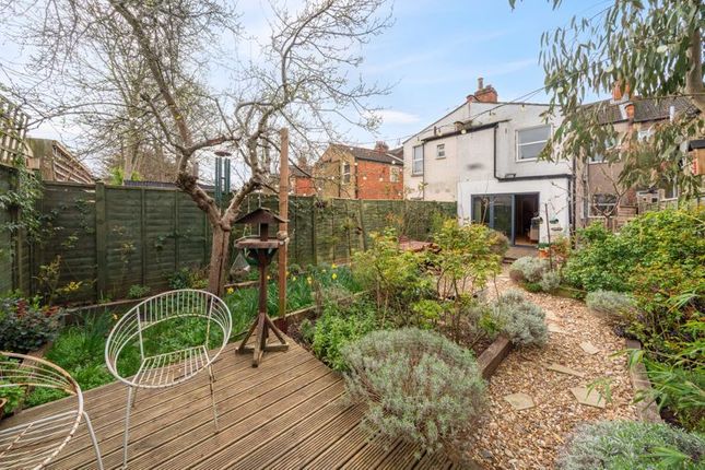 Oldfield Road, Harlesden, London NW10 3 bed terraced house for sale