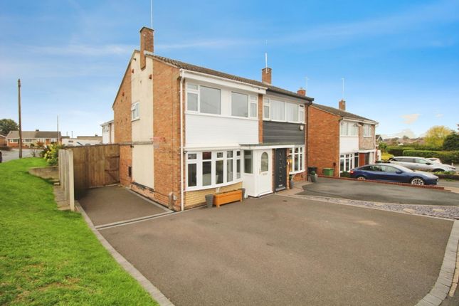 Chichester Avenue, Kidderminster DY11 3 bed semi