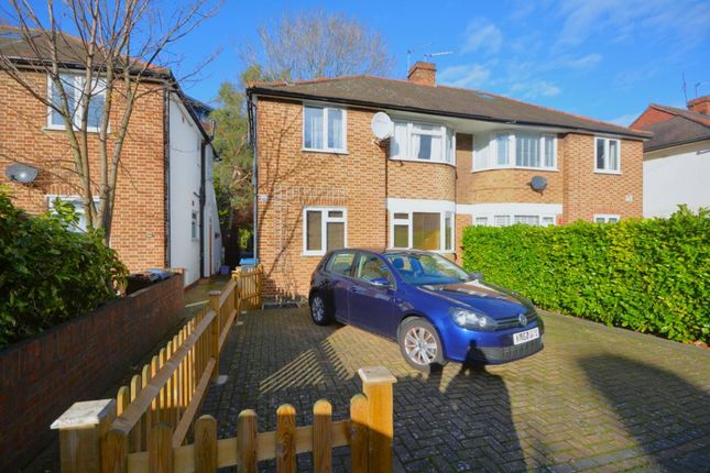 Runnymede, Colliers Wood SW19 2 bed flat for sale