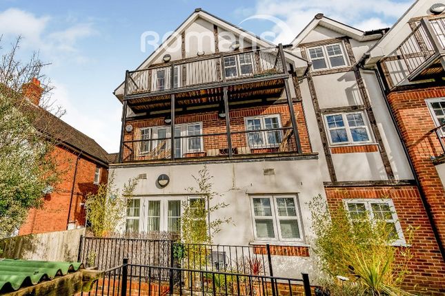 West Wycombe Road, High Wycombe... 2 bed apartment for sale