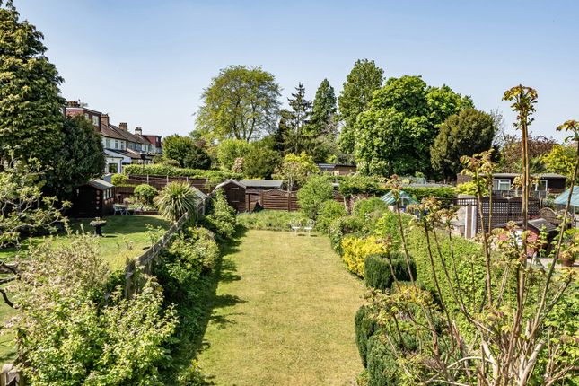 Redford Avenue, Wallington SM6 4 bed semi