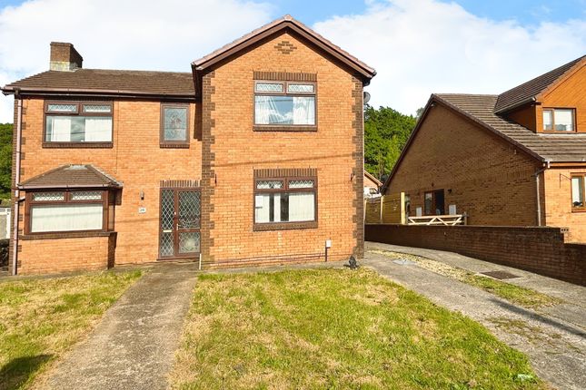 4 bed detached house
