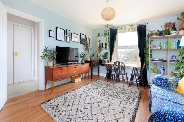 Killyon Terrace, Clapham, London 2 bed flat for sale