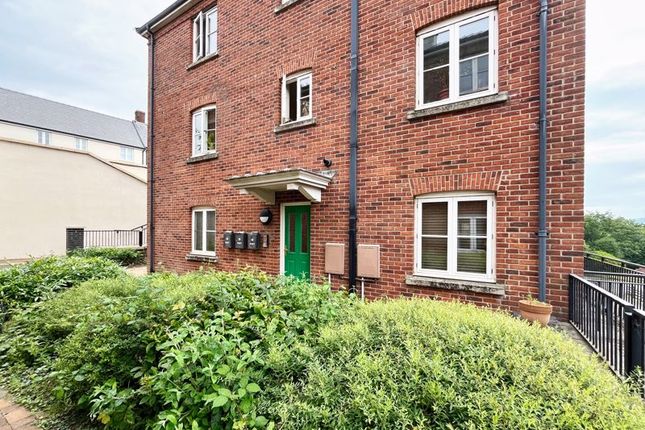 Meadow Bank, Llandarcy, Neath, SA10 6FJ 2 bed apartment for sale