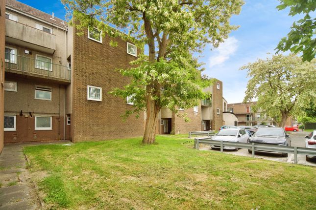 3 bedroom flat for sale