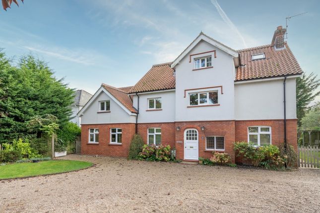 Romany Road, Oulton Broad 4 bed detached house for sale