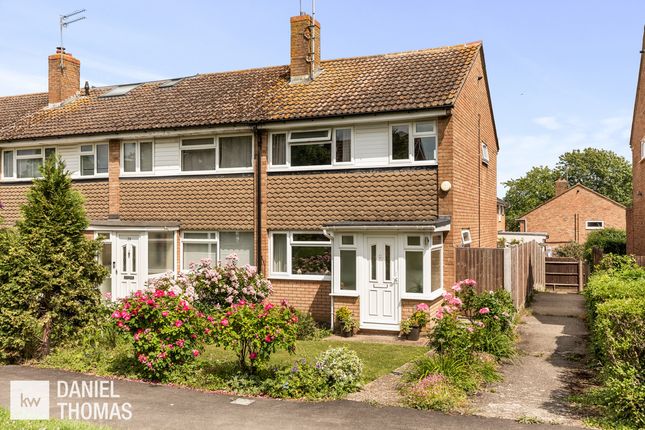 Chequers Walk, Waltham Abbey, EN9 3 bed end of terrace house for sale