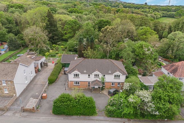 Heol Morlais, Kidwelly SA17 5 bed detached house for sale