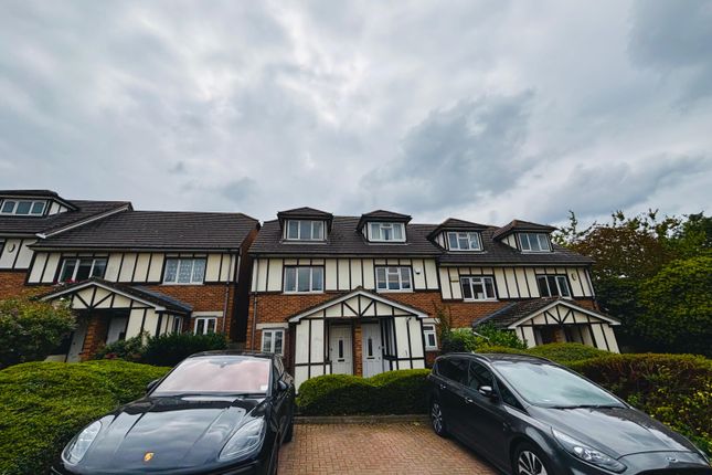 Hendon, London, NW4 3 bed end of terrace house for sale