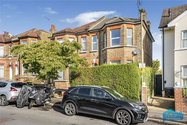 Castle Road, London, N12 2 bed apartment for sale