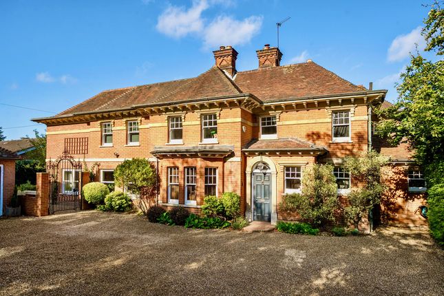 Forest Crescent, Ashtead, KT21 5 bed detached house for sale