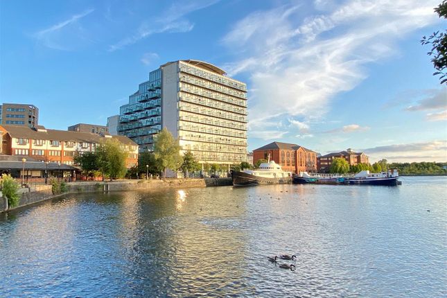 Studio flat for sale